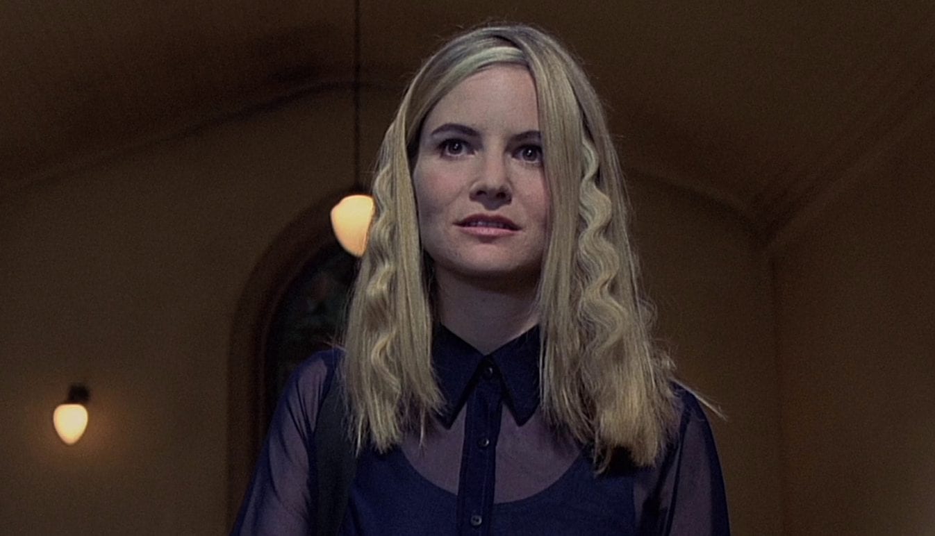 eXistenZ: A Look Back At Cronenberg's Under-Appreciated Gem eXistenZ: A Look Back At Cronenberg's Under-Appreciated Gem