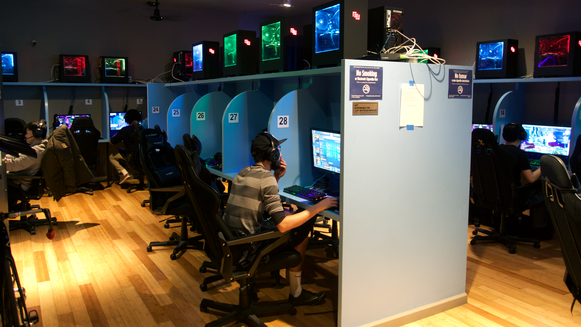 Online Gaming - Unlimited Possibilities, But At What Cost? lan cafe
